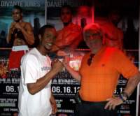 q100_0443_small.jpg